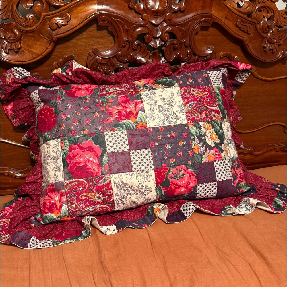 Floral Patchwork Quilted Pillowcases‎ - Picture 3 of 3